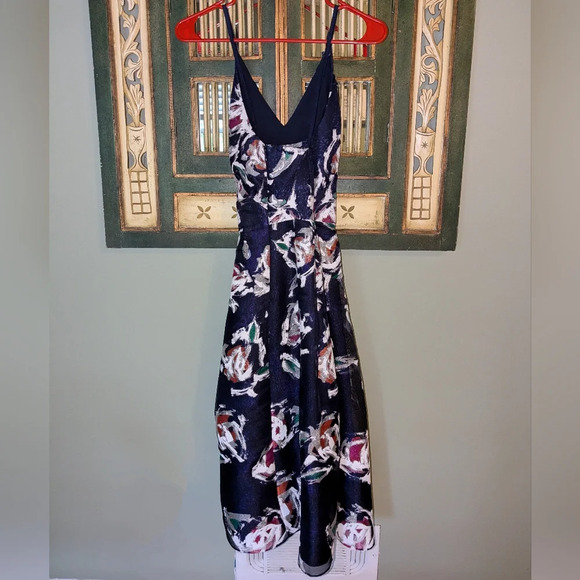 Phoebe by Kay Unger - Blue Floral Silk Bamboo Organza Gown size 2 - Picture 11 of 15